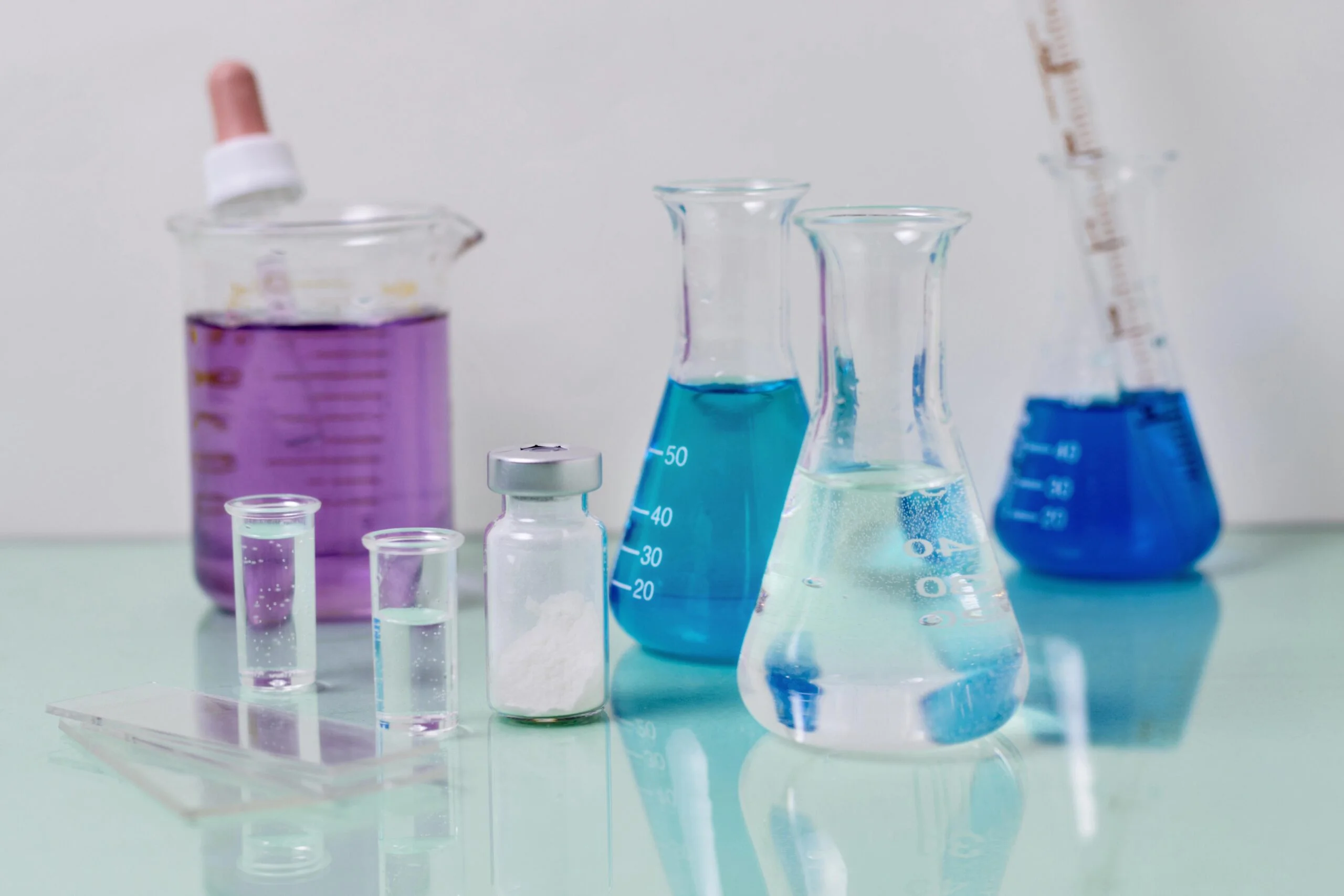 The Ultimate Guide to Different Types of Beakers and Laboratory Glassware